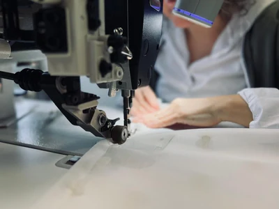 Gardine Handarbeit und Anpassung von Raumtex